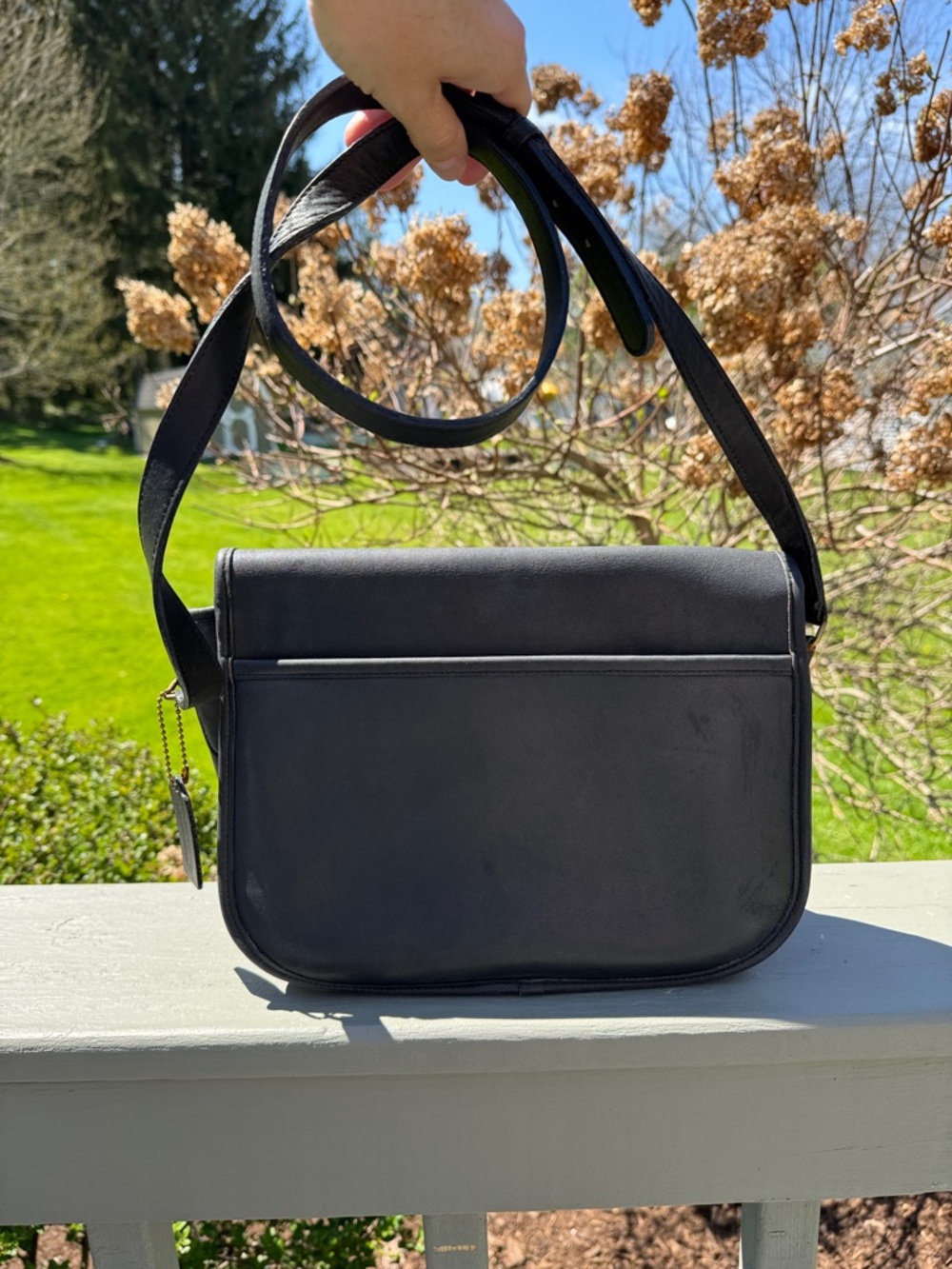 Vintage 1994 Coach City Bag Black Leather Shoulder Bag with Gold Turnlock - Picture 2 of 11